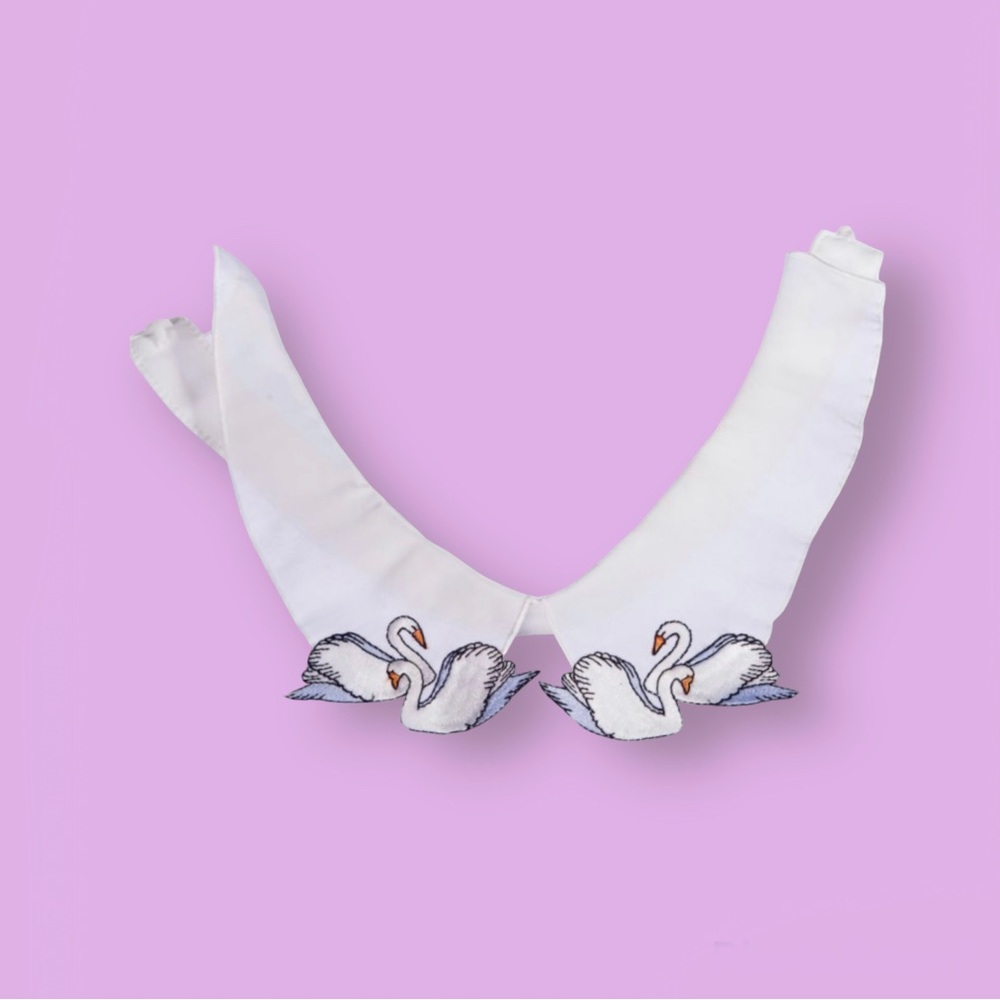 Embroidered Swan Collar With Pearl by Banned Retro - Picture 10 of 10